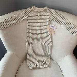 Gap 6-9 Month Sleep Gown